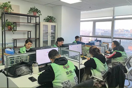 Equipe comercial de Qindao Lian Sheng International Trade Co., Ltd.